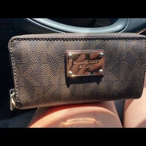 Micheal Kors wallet